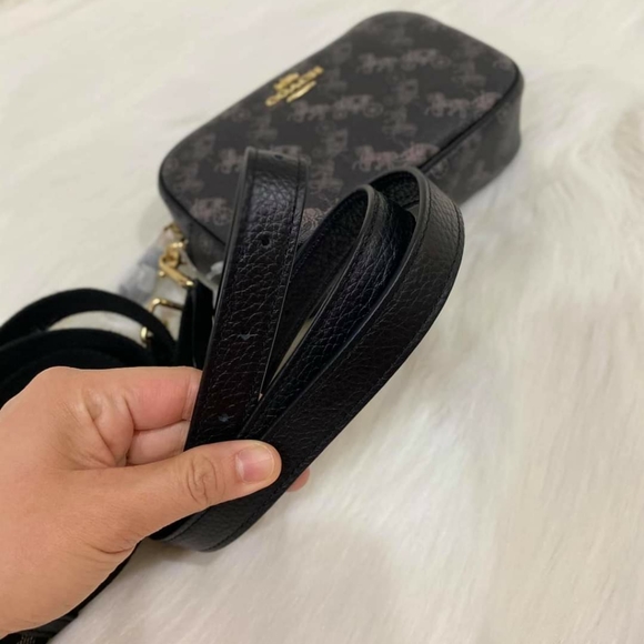 COACH CONVERTIBLE BELT BAG WITH HORSE & CARRIAGE P - Picture 3 of 5